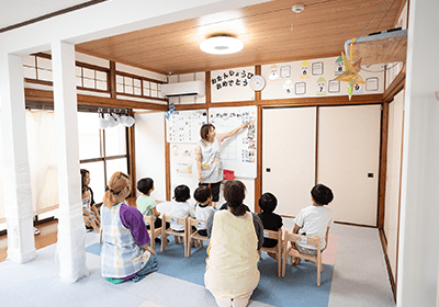 仕事を知る